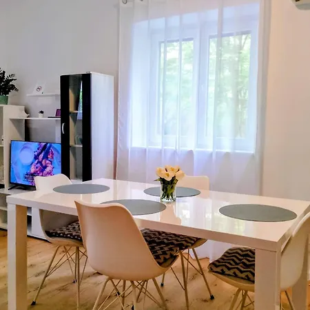 Tirkiz Near Center With Free Parking Appartement *